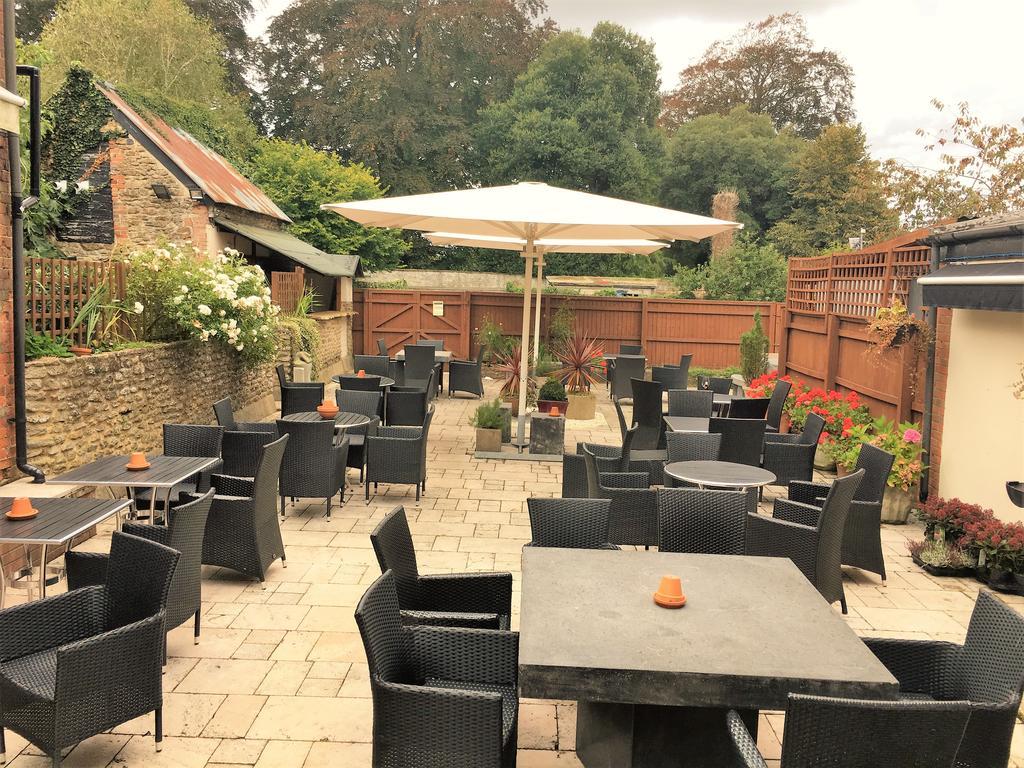 The Highworth Hotel سويندون المظهر الخارجي الصورة