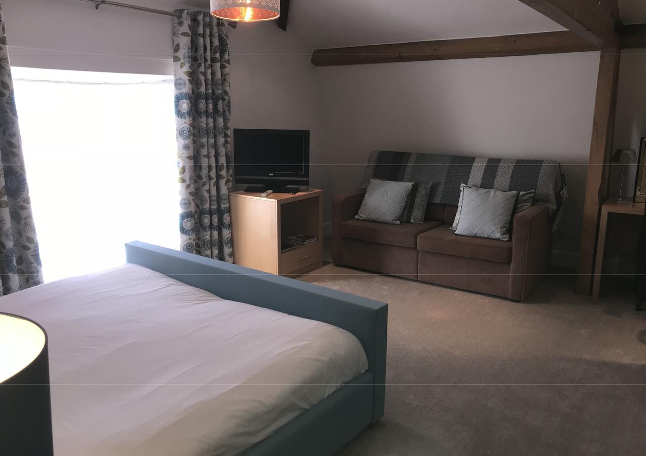 The Highworth Hotel سويندون المظهر الخارجي الصورة