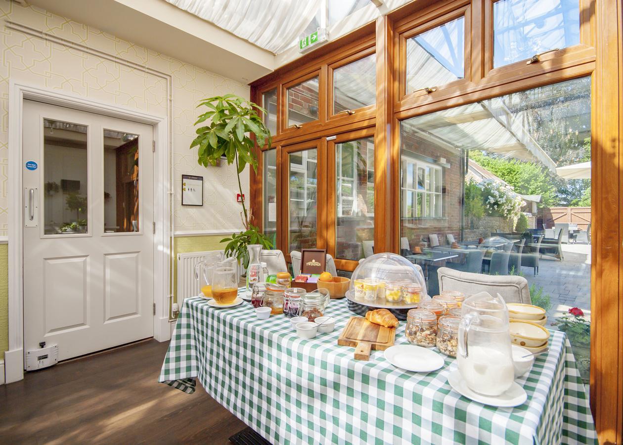 The Highworth Hotel سويندون المظهر الخارجي الصورة
